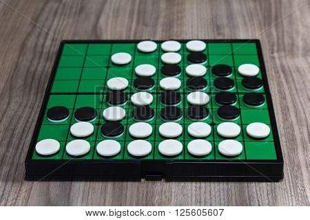 An Othello is the board game which can be enjoyed casually.
** Note: Soft Focus at 100%, best at smaller sizes