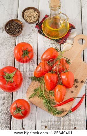 Red Delicious Tomatoes