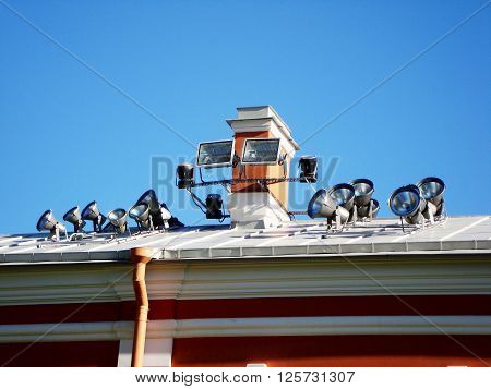 External lighting on the roof.  Horizontal location.