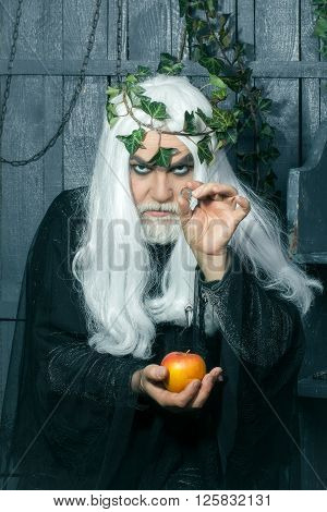 Zeus With Apple