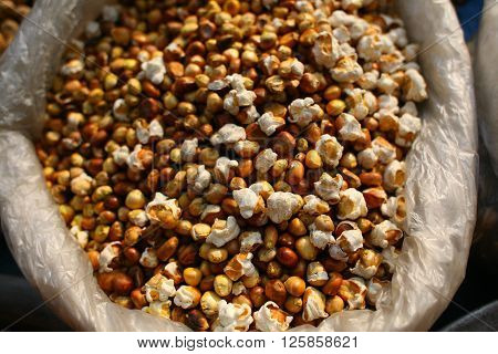 a close up image of fresh n healthy dry pop corns