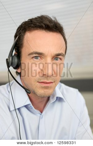 Porträt von einem Teleagenten