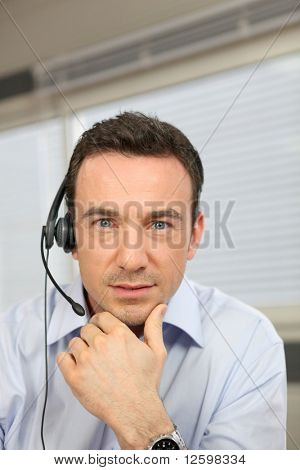 Porträt von einem Teleagenten