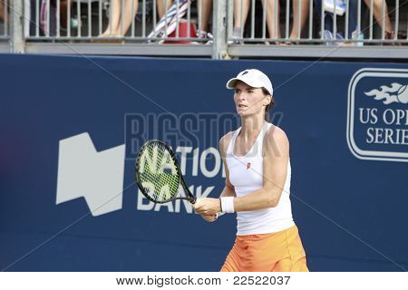 TORONTO: 11 DE AGOSTO. Stephanie Dubois joga contra Kathrin Woerle da Rogers Cup 2011 no dia 1 de agosto