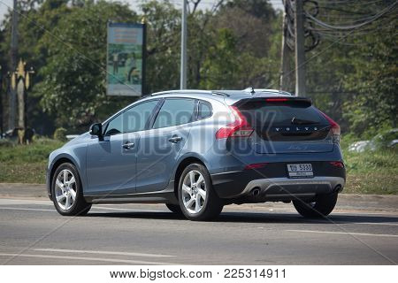 Private Car, Volvo V40