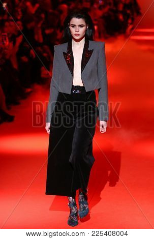 Ukrainian Fashion Week Fw18-19: Collection By Iva Nerolli