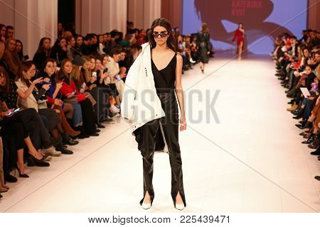 Ukrainian Fashion Week Fw18-19: Collection By Katerina Kvit