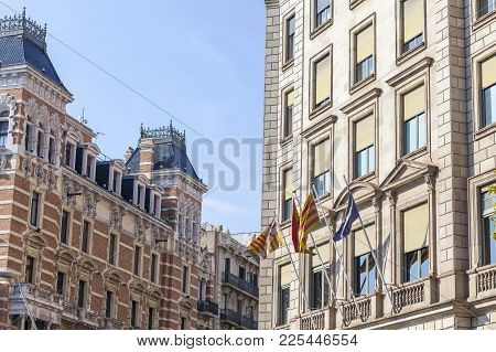 Barcelona,spain-november 1,2017:street View, Classic Facade Buildings In Eixample Quarter Of Barcelo