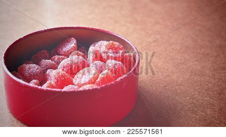 Chewable Red Menthol Sugar Candies For Soothing Throat