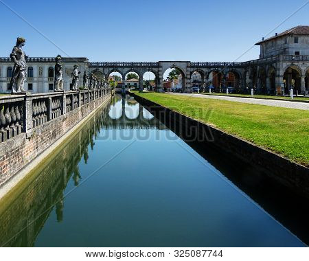 Piazzola Sul Brenta / Padua, Veneto, Italy - August 13, 2016: Villa Contarini, Famous And Historic V