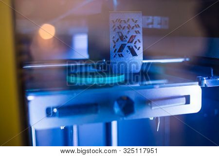 3d Printing Technology Concept - Three Dimensional Printing Machine Making Flat Physical 3d Model At