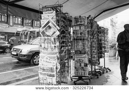 Paris, France - Sep 27, 2019: French Newspaper Stand With Jacques Chirac On Cover Of Newspaper Follo