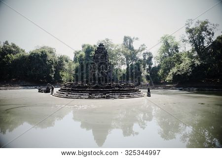 Preah Neak Pean, Siem Reap, Cambodia - A Buddhist Temple (old Hospital) From The Late 12th Century. 