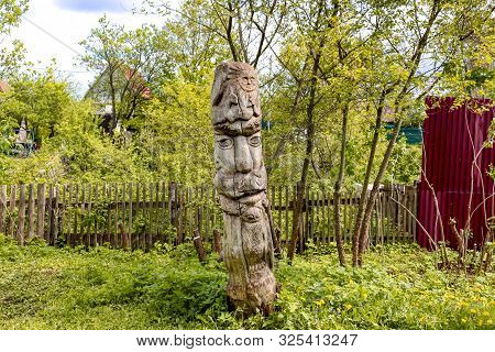 Krasnoe, Russia - May 2016: Ethnographic Museum In The Village Of Krasnoe Near Borovsk, Pagan Figure