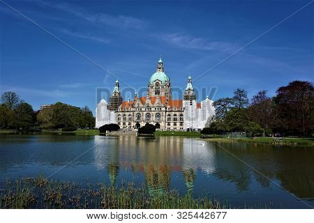 New Town Hall In Hanover With Maschpark And Lake