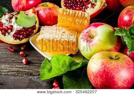 Jewish Autumn Rosh Hashana Celebration. Traditional Products For The Celebration Of Rosh Hashanah - 