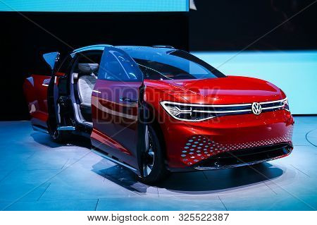 Frankfurt Am Main, Germany  September 17, 2019: Electric Crossover Volkswagen I.d.roomzz Presented A