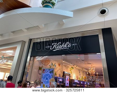 Orlando,fl/usa-9/30/19: A Kiehls Store At An Indoor Mall. Kiehls Llc Is An American Cosmetics Brand 