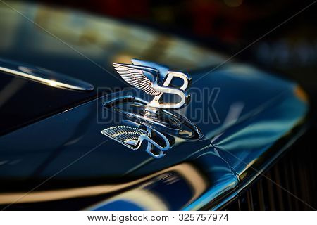 Kyiv, Ukraine - October 02, 2019: Bentley Logo On The Hood Of Mulsanne. Mulsanne - Launched In 2010 