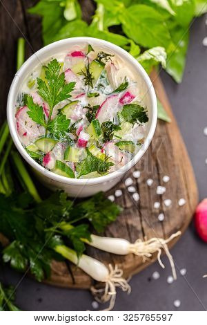 Russia St. Petersburg Greenbox 01102019 Okrosha Soup Fresh Cucumbers, Radish, Herbs, In A Cardboard 