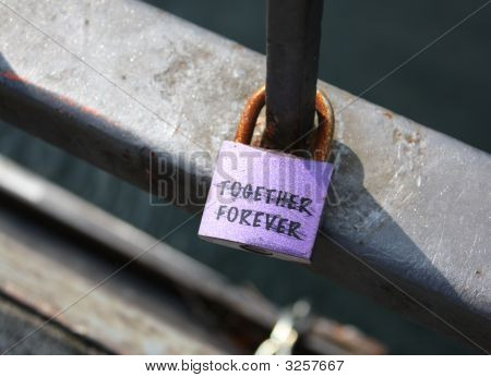 Como_Padlock