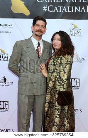 LOS ANGELES - SEP 28:  Idan Menin, Laura Menin at the 2019 Catalina Film Festival - Saturday at the Catalina Bay on September 28, 2019 in Avalon, CA