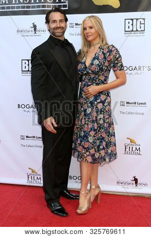 LOS ANGELES - SEP 28:  Kevin Makely, Mira Sorvino at the 2019 Catalina Film Festival - Saturday at the Catalina Bay on September 28, 2019 in Avalon, CA