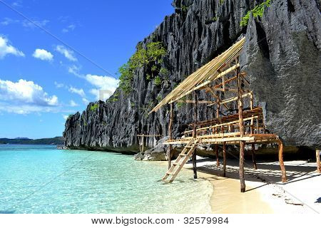 ฮัทในเกาะโครอน Philipines
