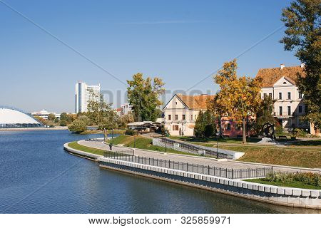 Minsk, Belarus. The September 2019. Trinity Suburb And The River Svisloch On A Sunny Autumn Day