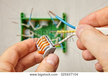 Electrical Connector Block Type Of Push Lever  For Connect And Extend Cables, Used Inside Junction B