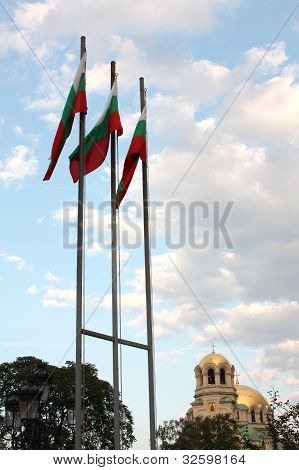 Bulgariska flaggor & St Alexander Nevskij, Sofia