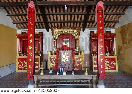 Hoi An, Vietnam, May 23, 2021: Interior Of Van Thanh Mieu Cam Pho Temple In Hoi An, Vietnam