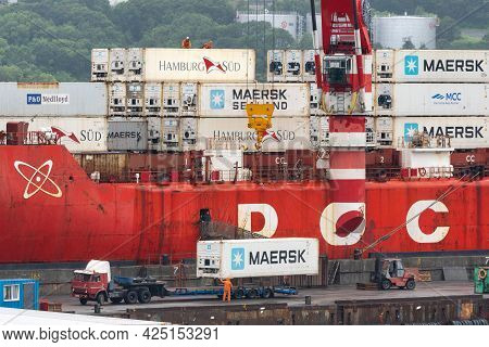 Crane Unloaded Container Cargo Ship Sevmorput Fsue Atomflot - Russian Nuclear-powered Icebreaker Lig