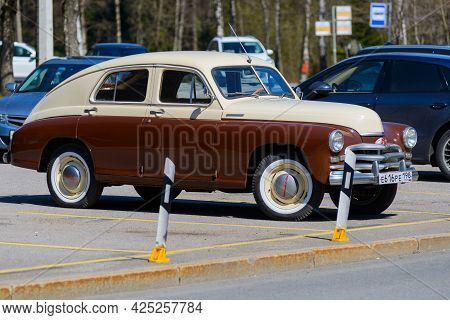 Zelenogorsk, Russia, May 9, 2021-great Looking Gaz-20 (m-20), Aka Pobeda On Sunny Day In May. Fully 