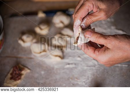 Sculpt Dumplings With Your Hands.sculpt Dumplings With Your Hands