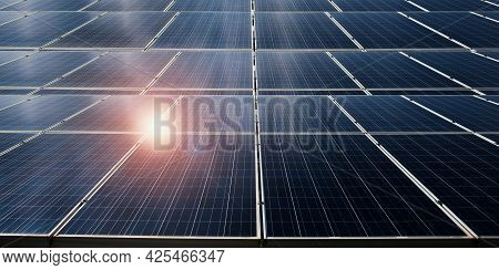 Solar Panels Look Up To The Sky To Receive The Sunlight 3d Illustration