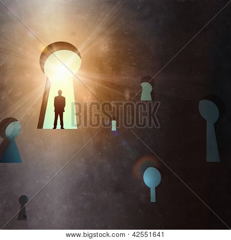 키 홀에서 사업가의 실루엣