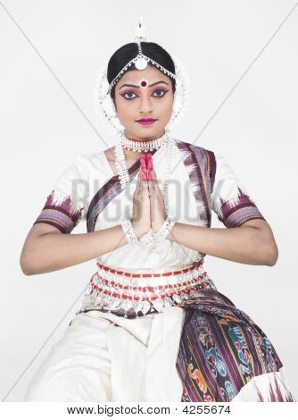 인도 출신의 여성 Odissi 댄서