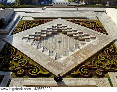 Yerevan,armenia - November 16,2009:the Third 3th Level Of Cascade  On The Wall Fountain  In Yerevan,