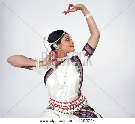 인도 출신의 여성 Odissi 댄서