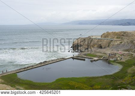 San Francisco,ca,usa - April 28, 2018 : Unidentified People Sightseeing At The Historical Sutro Bath