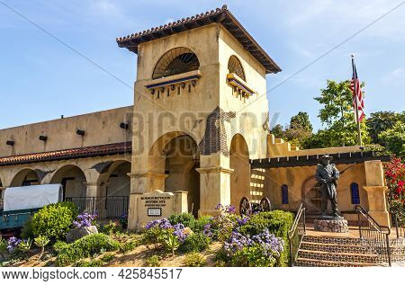 San Diego, Ca - March 23, 2014: Statue Of Soldier  In Old Town, Honoring The Mormons Soldiers Who Fo