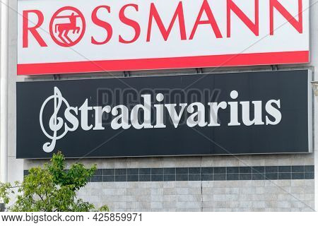Gorzow Wielkopolski, Poland - June 1, 2021: Logo And Sign Of Stradivarius. Stradivarius Is An Intern