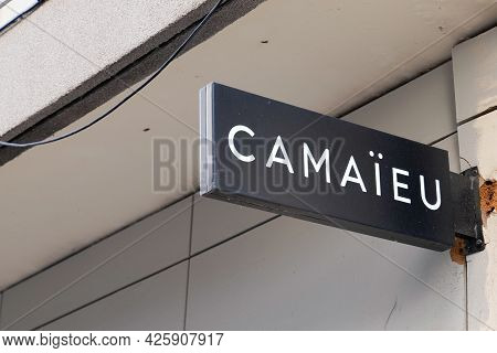 Toulouse , Ocitanie France  - 06 30 2021 : Camaieu Logo Brand And Sign Text On Store Of Camaïeu Bout