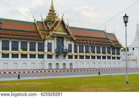 View Of Phra Thinang Sutthaisawan Prasat In Grand Palace In Bangkok, Thailand.