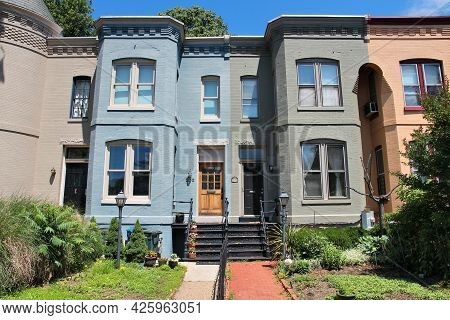Washington Dc, Usa - June 14, 2013: Residential Architecture Of Capitol Hill Viewed From Public Stre