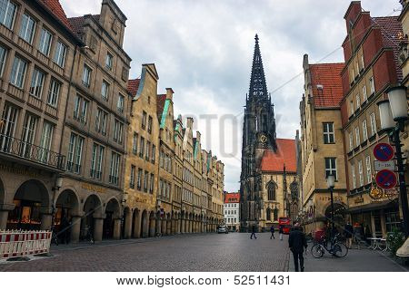 People on street in Munster