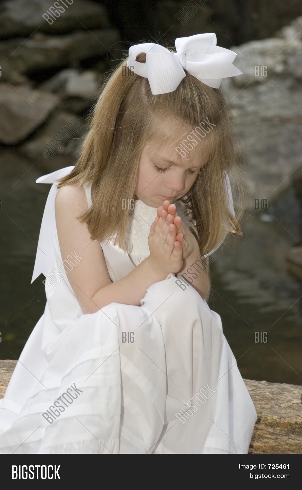 Little Girl Praying Image & Photo Bigstock
