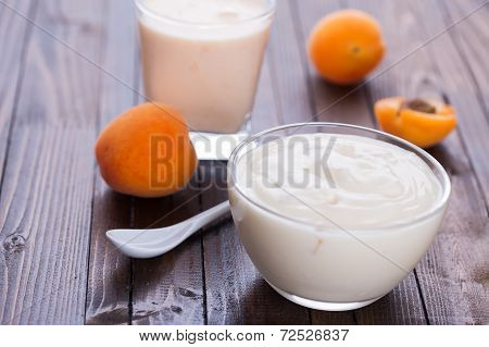 Yogurt With Apricots