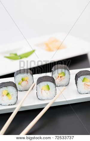Avacadoebimaki Makimono Sushi